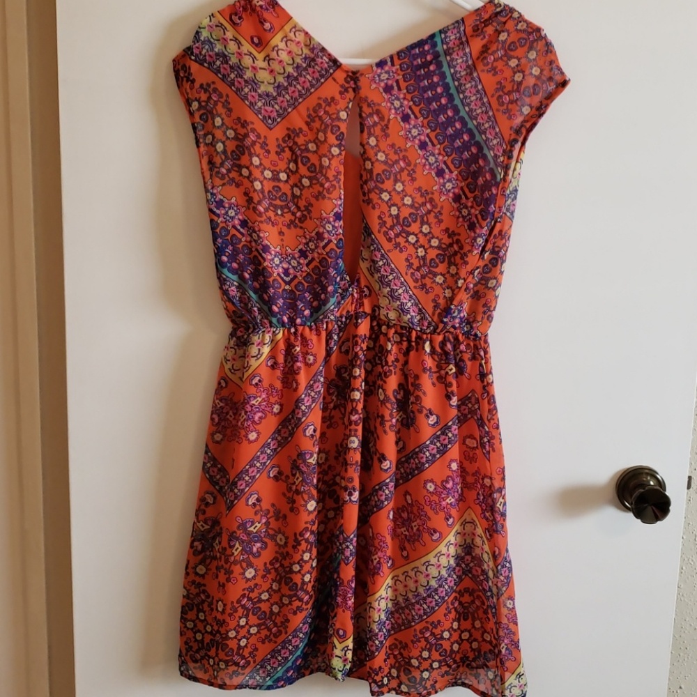 Patterned Dress - Picture 2 of 2